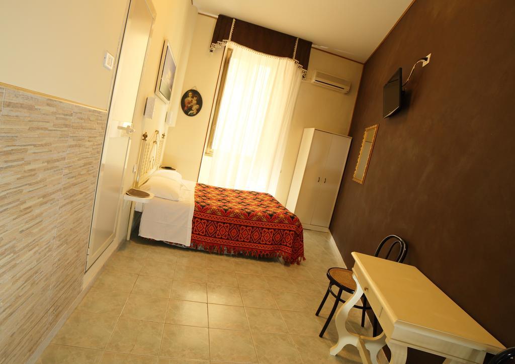 Hotel Giugiu Ρώμη Δωμάτιο φωτογραφία